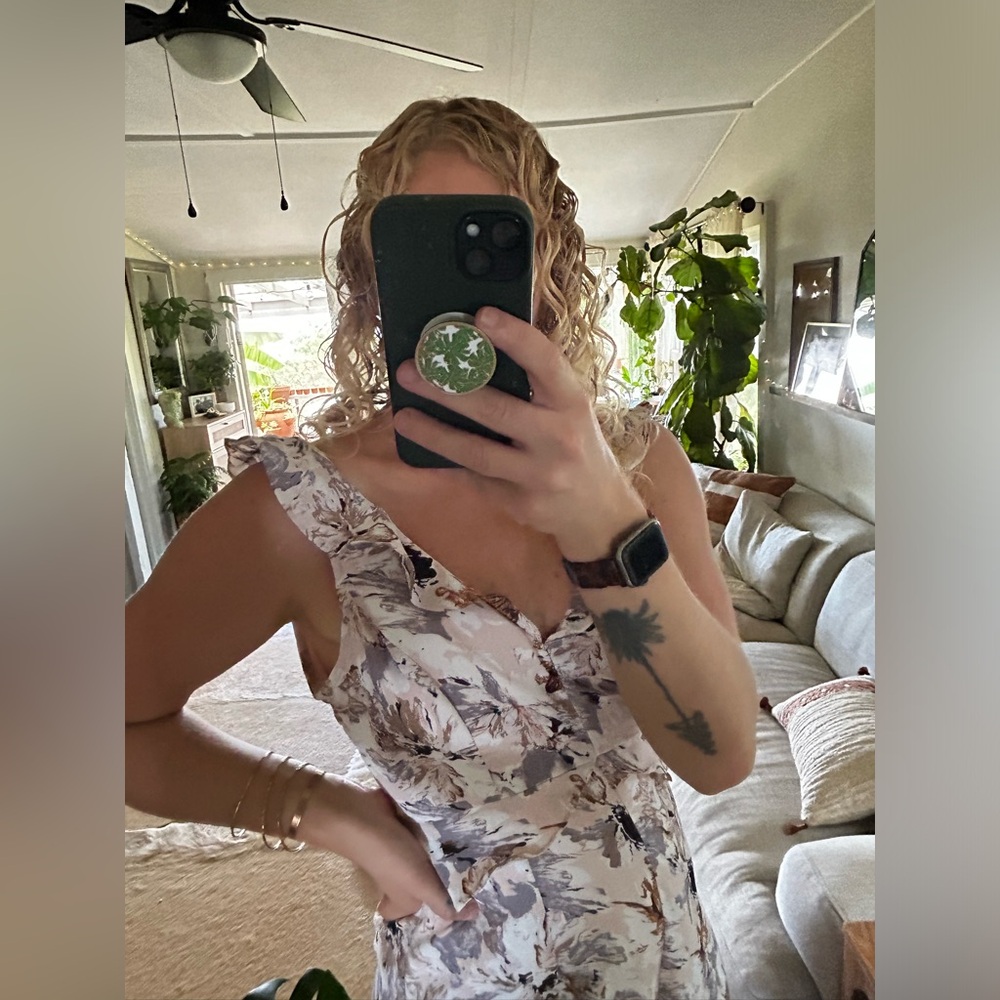 Pretty Floral Romper - Picture 6 of 13